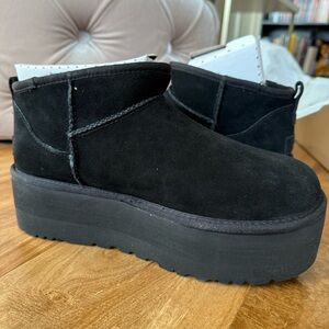 UGG Women's Classic Ultra Mini Platform - Black Size 9